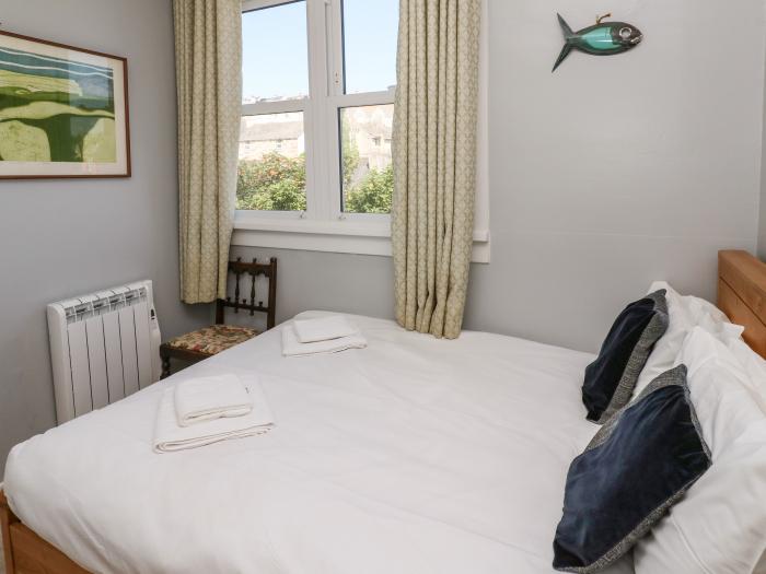 8 Rosewall Cottages, St Ives, Cornwall. Off-road parking. Enclosed courtyard. Near shop and a beach.