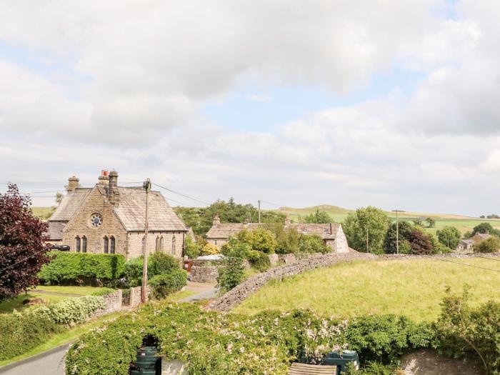 9 Bell Busk, in Bell Busk near Gargrave, Yorkshire. Smart TV. Woodburning stove. Near National Park.