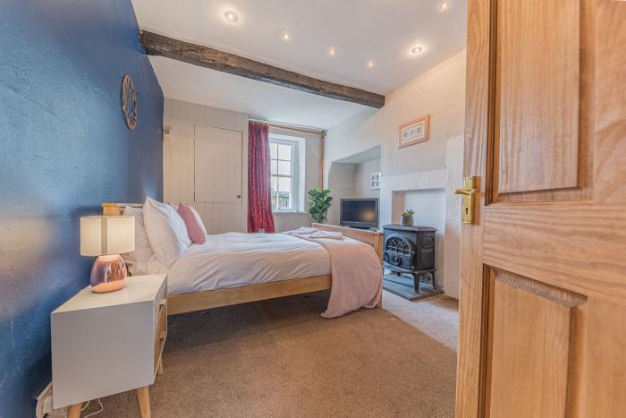 Abbey Farm House, St Bees, Cumbria. Large property sleeping 16. Pet-friendly. Off-road parking. AGA.