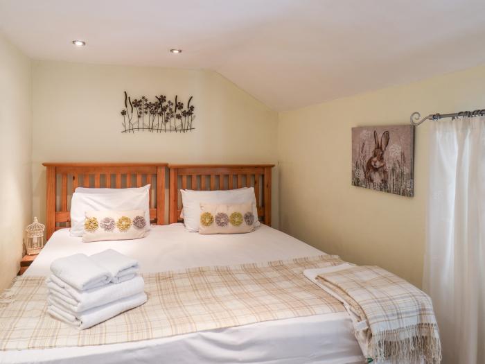 Lena's Lodge, Easington, North Yorkshire. Close to a shop and a pub. En-suite bedrooms. WiFi and TV.