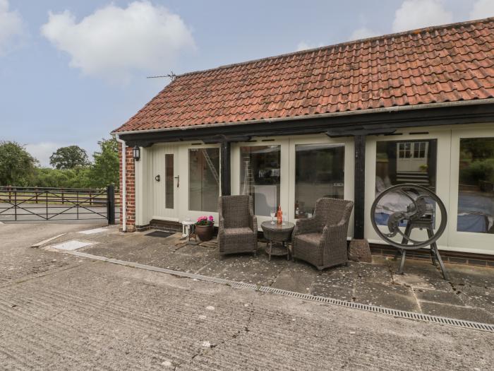 Walnut Cottage is near Ross-On-Wye, Herefordshire. One-bed barn conversion ideal for a couple. Rural