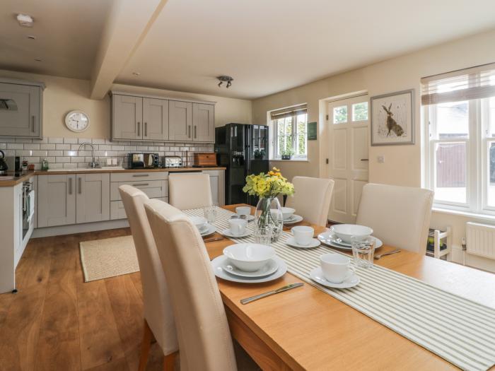 Aluph House is near Wye, in Kent. Two-bedroom cottage with shared garden and tennis court. Near AONB