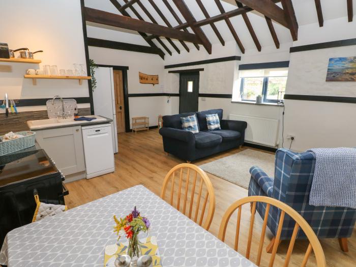 Honeysuckle Cottage in Llanddewi Velfrey nr Narberth, Pembrokeshire. Off-road parking. Dog-friendly.