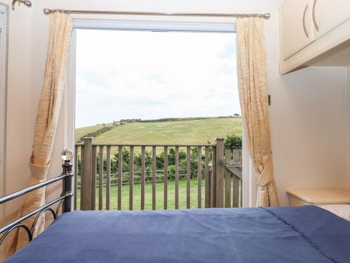 Tamar View Lodge, Millbrook, Cornwall. Smart TV. Ground-floor living. Off-road parking. River views.