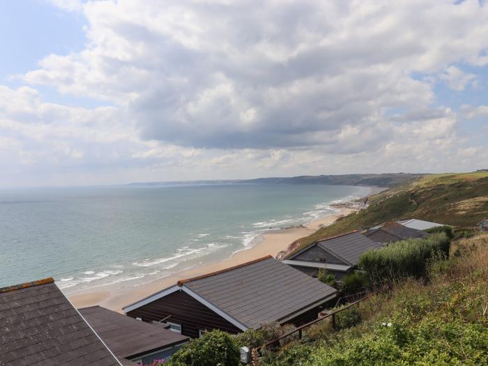 Tamar View Lodge, Millbrook, Cornwall. Smart TV. Ground-floor living. Off-road parking. River views.