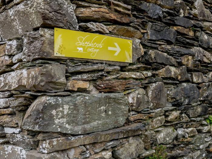 Shepherds Cottage, Hawkshead, Cumbria. Lake District. Close to a shop and a pub. Hot tub. Garden. TV