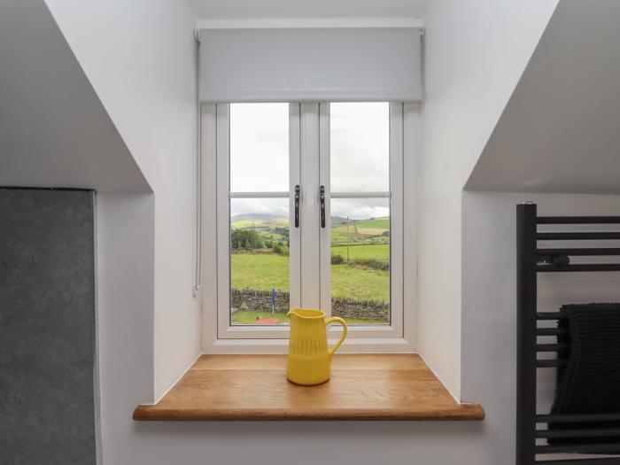 Rhos Las, Cerrigydrudion, Conwy. Four bedrooms. Contemporary. Countryside views. Patio with hot tub.