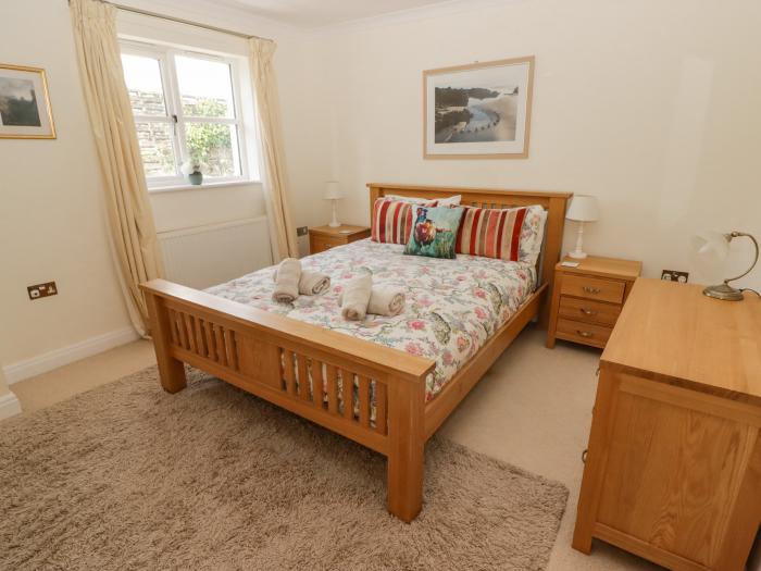 3 Strawberry Close, Little Haven, Pembrokeshire. In National Park. Close to beach. Off-road parking.