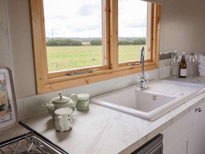 Shepherds Hut, near Scunthorpe, Lincolnshire. Studio-style shepherd's hut, ideal for couples. Rural.