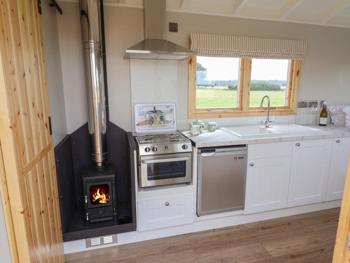 Shepherds Hut, near Scunthorpe, Lincolnshire. Studio-style shepherd's hut, ideal for couples. Rural.