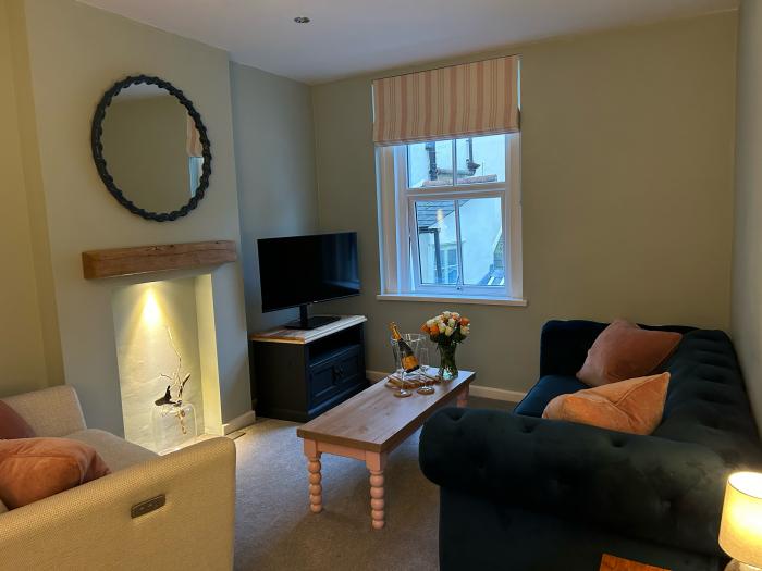 34c Clarence Street is a first-floor apartment in Dartmouth, Devon. Pet-friendly. Private garden. TV