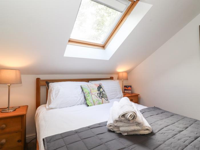 Cherry Tree Cottage is in Windermere, Cumbria. Two-bedroom cottage in National Park. Near amenities.