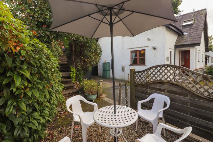 Cherry Tree Cottage is in Windermere, Cumbria. Two-bedroom cottage in National Park. Near amenities.