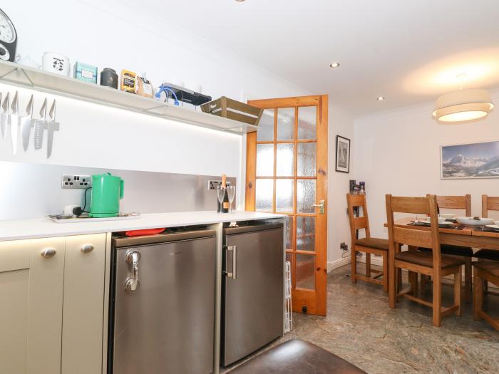 Cherry Tree Cottage is in Windermere, Cumbria. Two-bedroom cottage in National Park. Near amenities.