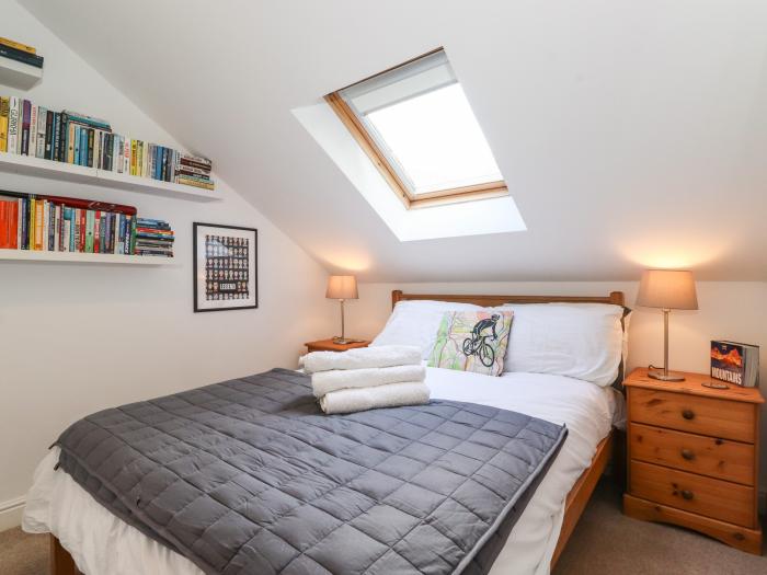 Cherry Tree Cottage is in Windermere, Cumbria. Two-bedroom cottage in National Park. Near amenities.