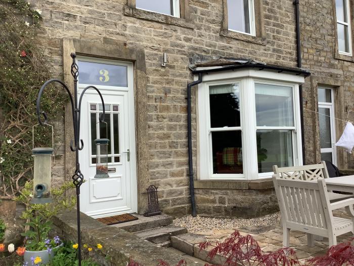 Miss Burrow's House, Hawes, Yorkshire Dales National Park. Near amenities. Three dogs. Bike storage.