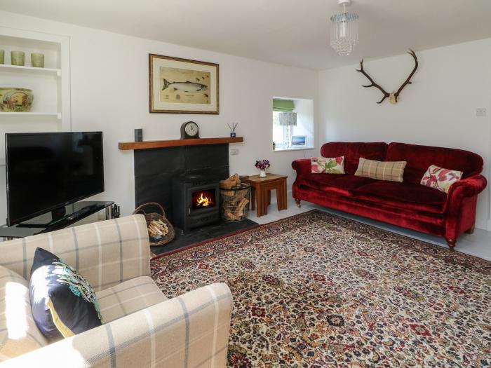 Tigh Na Rathaid, Grandtully near Aberfeldy, Perth and Kinross. Off-road parking. Close to amenities.