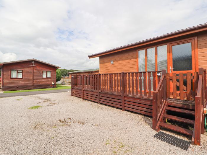 Lakeside 20, Warton near Carnforth, Lancashire. Open plan. Ground-floor living. Smart TV. Parking x2