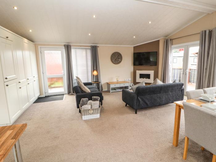 Lakeside 20, Warton near Carnforth, Lancashire. Open plan. Ground-floor living. Smart TV. Parking x2