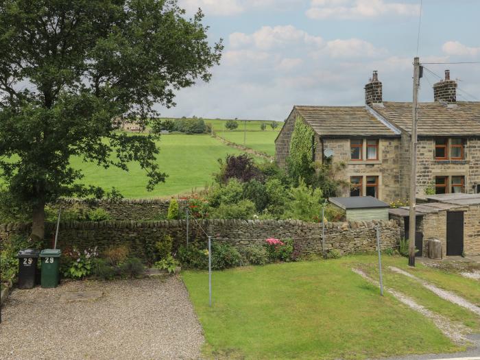 Marsh Cottage in Oxenhope, West Yorkshire. Two-bedroom cottage enjoying rural views. Private garden.