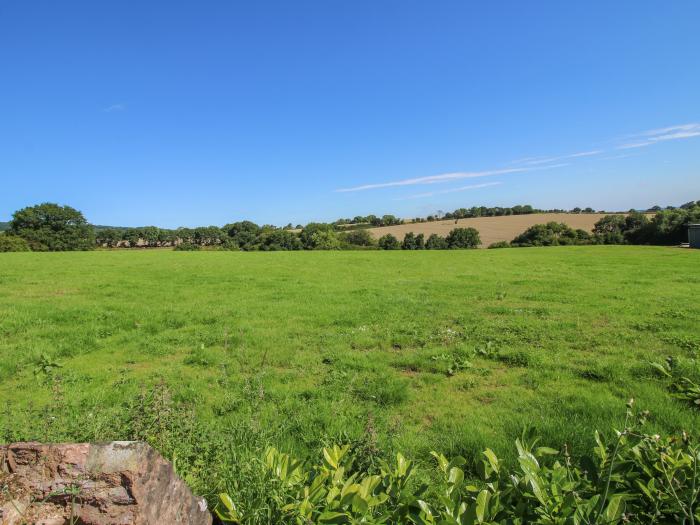 The Old Cow House, Wheathill nr Ditton Priors, Shropshire. Off-road parking. Countryside views. AONB