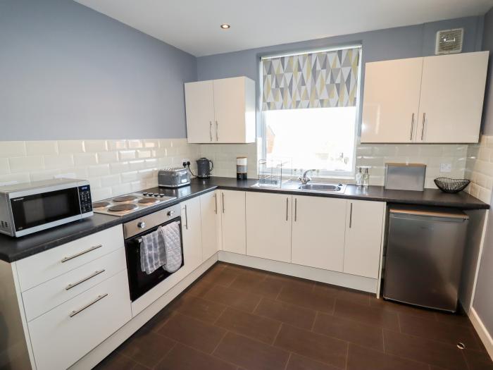 Lytham Place, Freckleton, Lancashire. TV. WiFi. Close to a shop and a pub. Off-road parking. 2 beds.