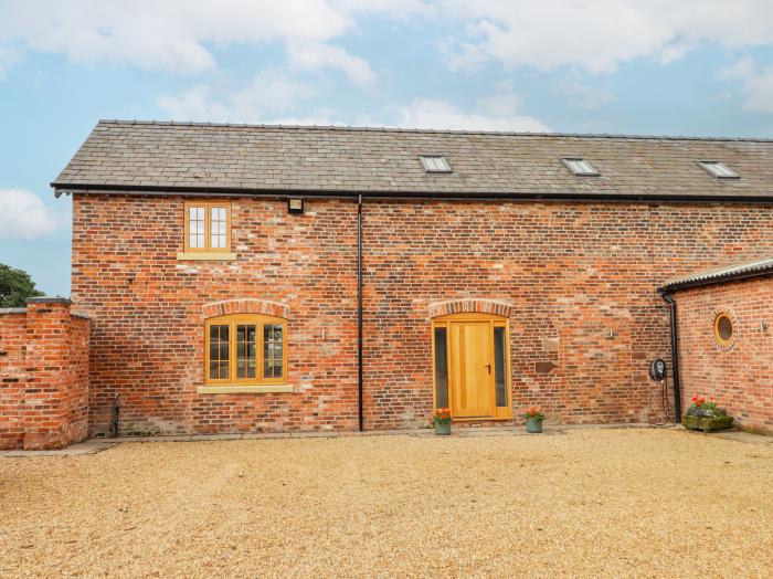 The Barn in Hollings Green near Sandbach, Cheshire. Games room. Parking/EV charging. Rural location.