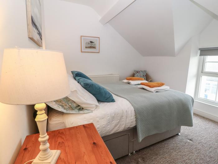 The Bell Apartment Cemaes Bay, Anglesey. Close to amenities and a beach. Near an AONB. Pet-friendly.