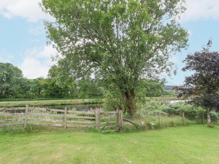 Maybank, Scottish Highlands. Four-bedroom home with mountain views. Pets welcome.