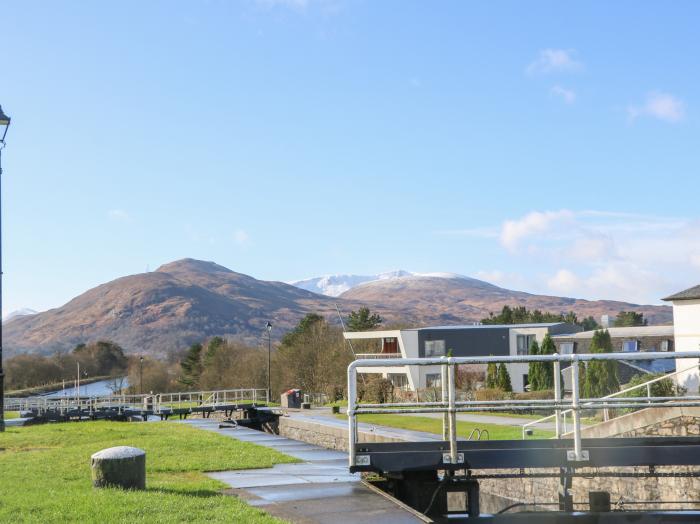 Maybank, Scottish Highlands. Four-bedroom home with mountain views. Pets welcome.