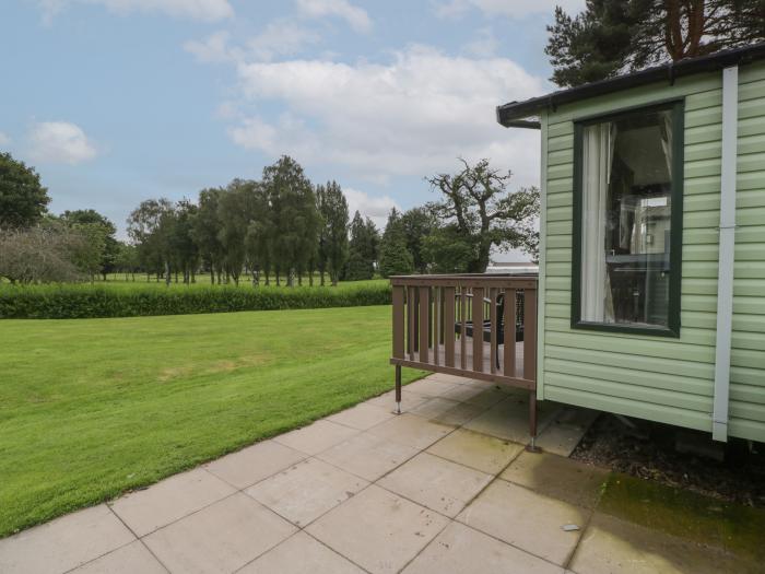 Swan, Pearl Lake Holiday Park, Shobdon, Herefordshire. Two bedrooms. Single-storey. Enc decking.