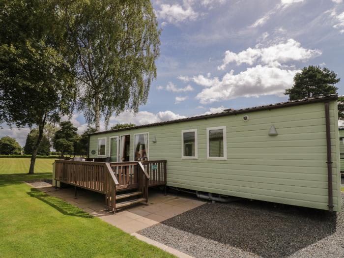 Heron, Shobdon, Herefordshire. Single-storey. Near the Shropshire Hills AONB. On-site facilities