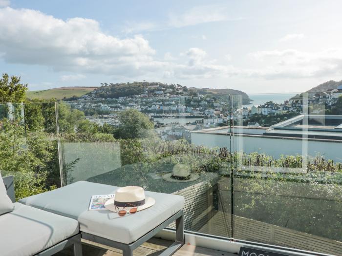 Moonraker, in Dartmouth, Devon. River views. Near a National Park. Open plan. Gardens. Reverse-level