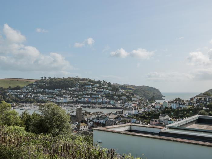 Moonraker, in Dartmouth, Devon. River views. Near a National Park. Open plan. Gardens. Reverse-level