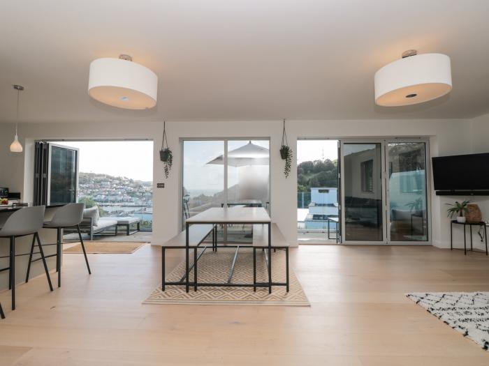 Moonraker, in Dartmouth, Devon. River views. Near a National Park. Open plan. Gardens. Reverse-level