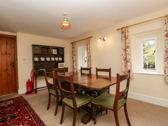 Keepers Cottage, rests in Shobdon, in Herefordshire. Three-bedroom cottage. Pet-friendly. Near AONB.