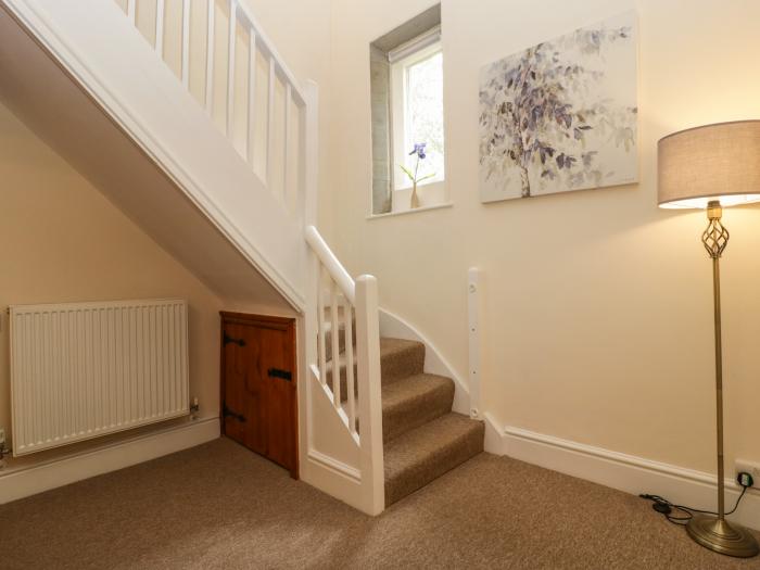 Keepers Cottage, rests in Shobdon, in Herefordshire. Three-bedroom cottage. Pet-friendly. Near AONB.