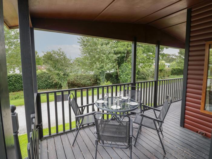 Rose, Eardisland, Herefordshire. On-site facilities and fishing. Off-road parking. Enclosed decking.