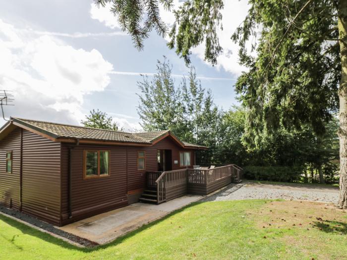 Foxglove in Eardisland, Herefordshire. On-site facilities. Off-road parking. Decking with furniture.