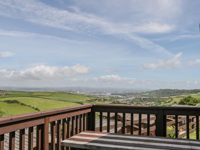 Three Views Lodge, Whitsand Bay, Cornwall. Single-storey. 3 bedrooms. Decking. Off-road parking. TV.