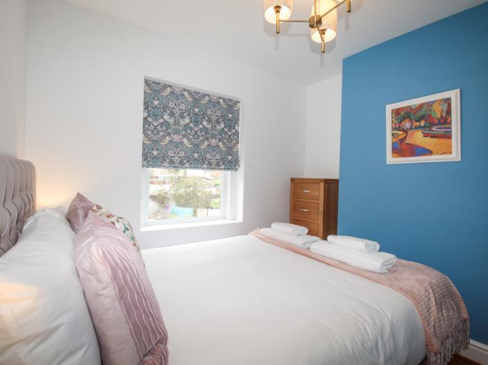 Bay Cottage, Weymouth, Dorset. Set over three floors. Central location close to amenities and beach.