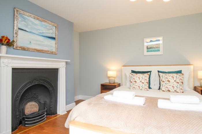 Bay Cottage, Weymouth, Dorset. Set over three floors. Central location close to amenities and beach.