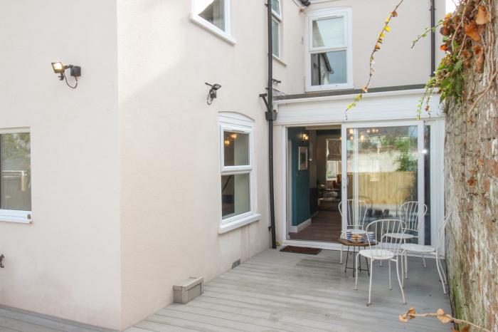 Bay Cottage, Weymouth, Dorset. Set over three floors. Central location close to amenities and beach.