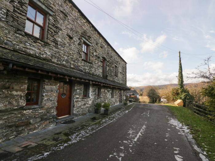 Cherry Tree Barn, Rusland Valley, Cumbria. Woodburning stove. Pet-friendly. Rural setting. Smart TV.