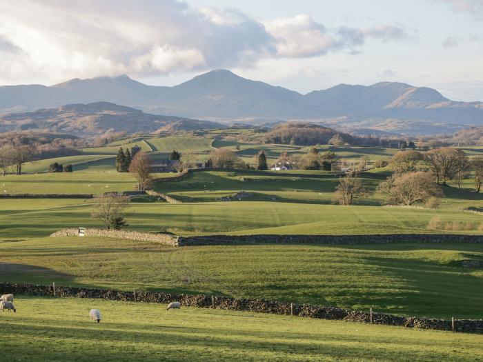 Cherry Tree Barn, Rusland Valley, Cumbria. Woodburning stove. Pet-friendly. Rural setting. Smart TV.