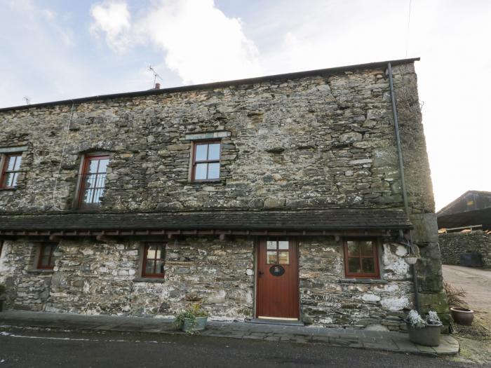 Cherry Tree Barn, Rusland Valley, Cumbria. Woodburning stove. Pet-friendly. Rural setting. Smart TV.