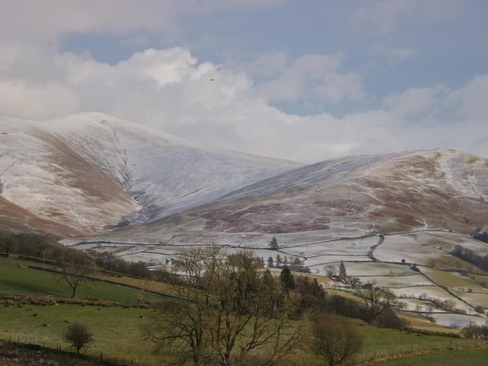 Cherry Tree Barn, Rusland Valley, Cumbria. Woodburning stove. Pet-friendly. Rural setting. Smart TV.