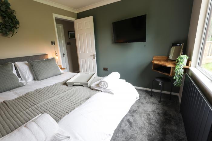 Bedale View Lodge, Wykeham near East Ayton, North Yorkshire. Near a National Park. Off-road parking.