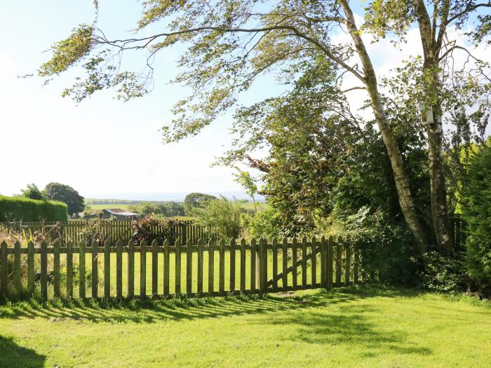 Dale View, Woodland near Cockfield, Durham. WiFi. TV. Pet-friendly. Close to pub. Garden. Couple's.