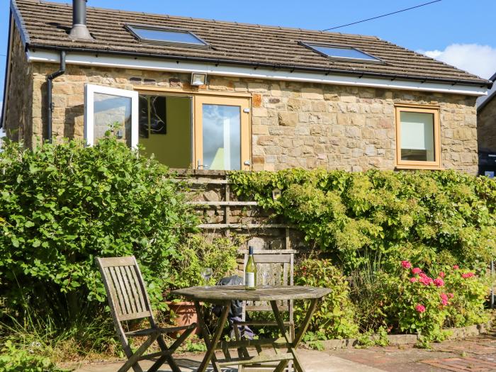 Dale View, Woodland near Cockfield, Durham. WiFi. TV. Pet-friendly. Close to pub. Garden. Couple's.